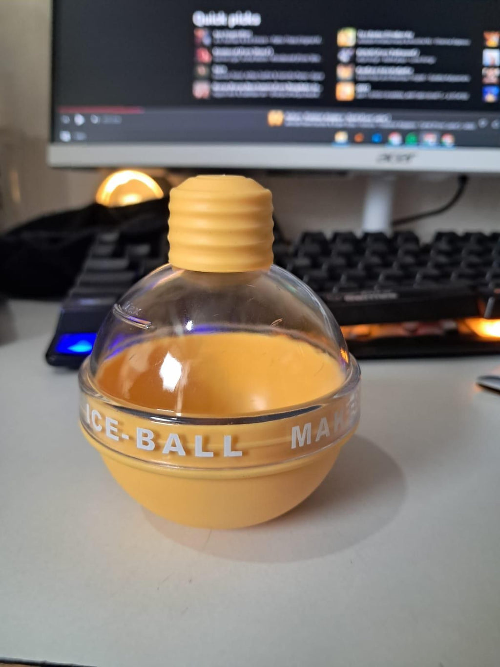 Light Bulb Ice Ball Maker Mould – Pack of 2