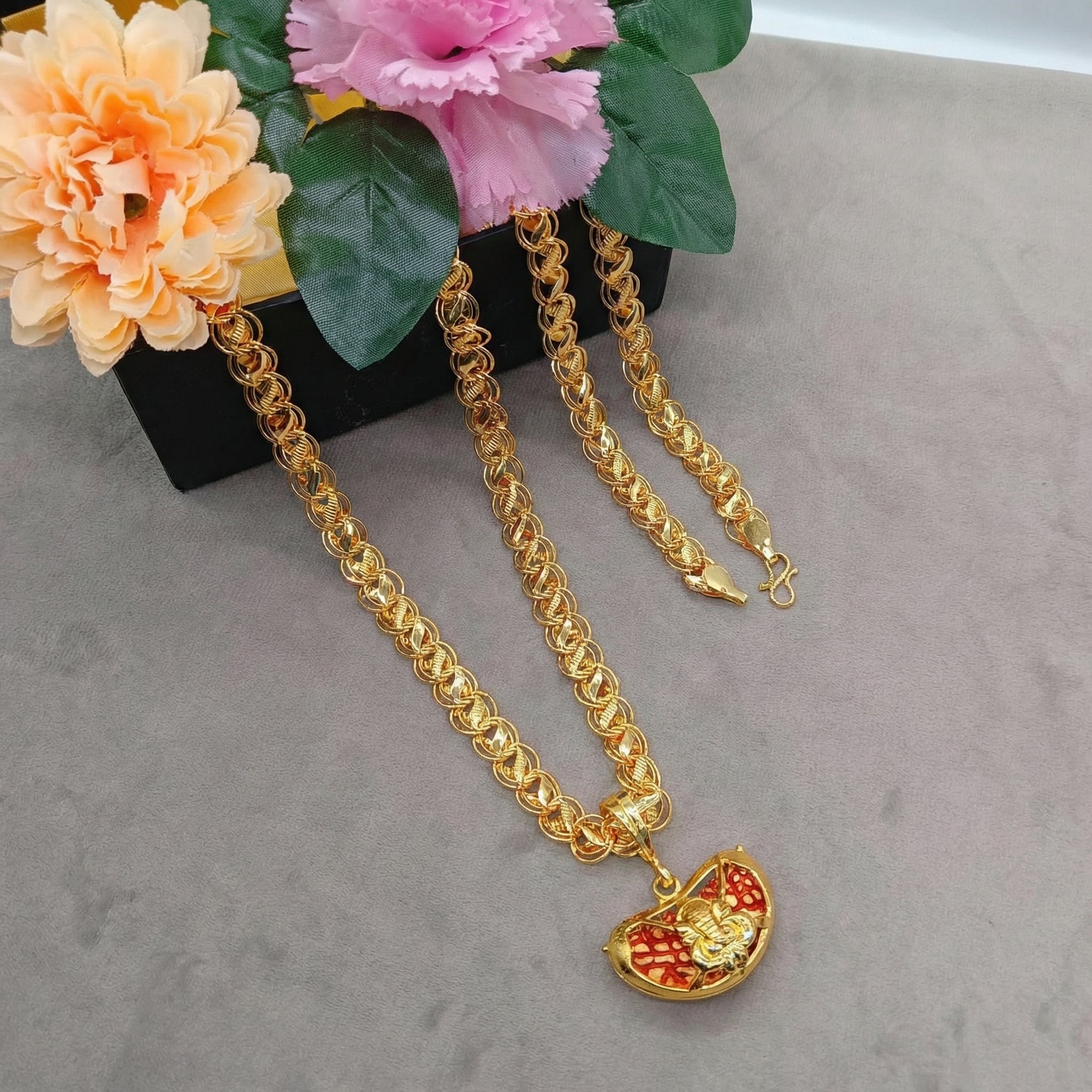 Heritage Men’s Gold-Plated Pendant Chain